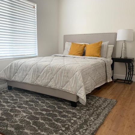 לוס אנג'לס Gated Contemporary 3 Bedroom - 2 Bathroom Home In South La Plus Parking מראה חיצוני תמונה