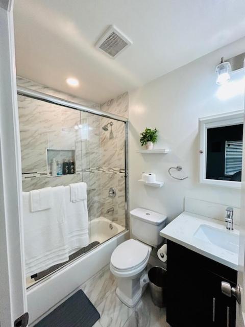 לוס אנג'לס Gated Contemporary 3 Bedroom - 2 Bathroom Home In South La Plus Parking מראה חיצוני תמונה
