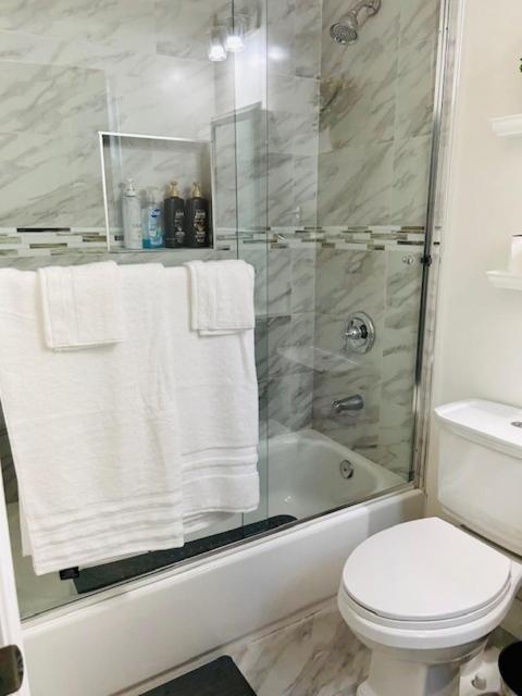 לוס אנג'לס Gated Contemporary 3 Bedroom - 2 Bathroom Home In South La Plus Parking מראה חיצוני תמונה